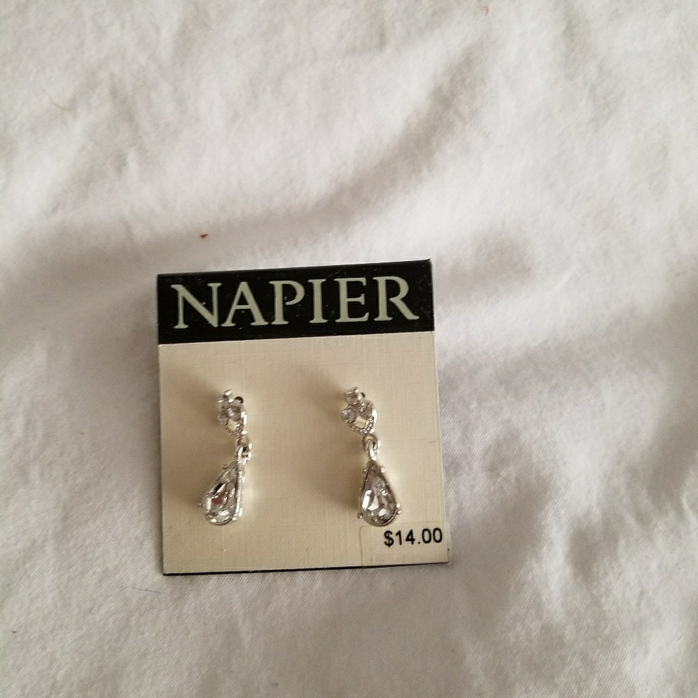 earrings / bought and never wore.